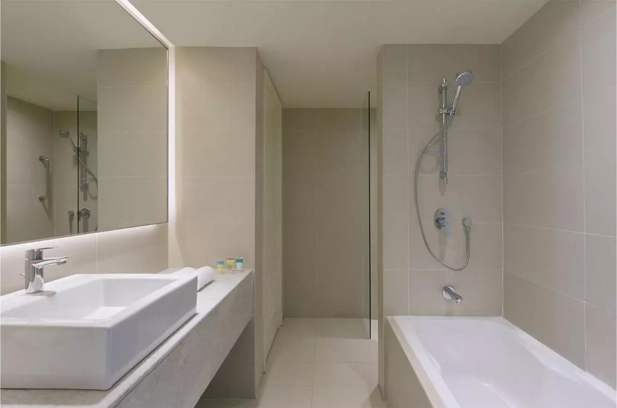 Mercure Penang Beach  BATHROOM (Copy) (Copy).jpg